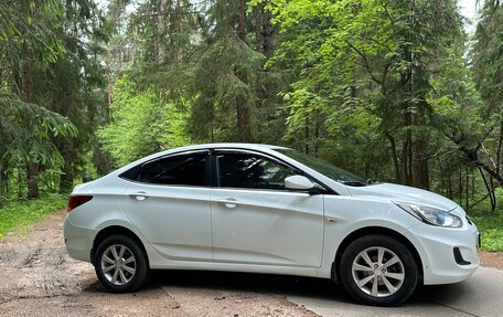 Hyundai Solaris II рестайлинг, 2011 год, 670 000 рублей, 3 фотография