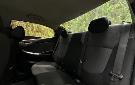 Hyundai Solaris II рестайлинг, 2011 год, 670 000 рублей, 11 фотография