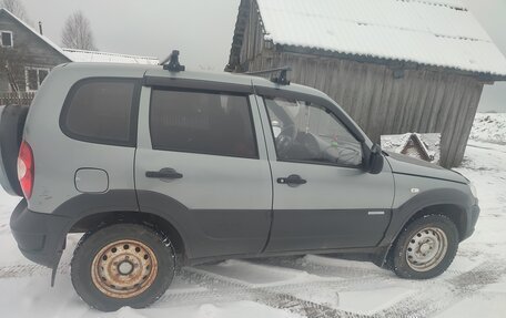 Chevrolet Niva I рестайлинг, 2011 год, 335 000 рублей, 2 фотография