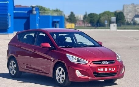 Hyundai Solaris II рестайлинг, 2013 год, 815 000 рублей, 3 фотография