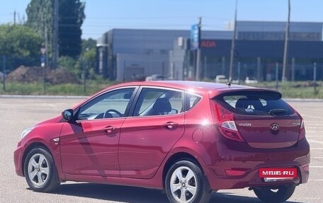 Hyundai Solaris II рестайлинг, 2013 год, 815 000 рублей, 8 фотография