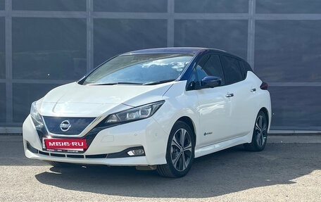 Nissan Leaf II, 2018 год, 1 550 000 рублей, 2 фотография
