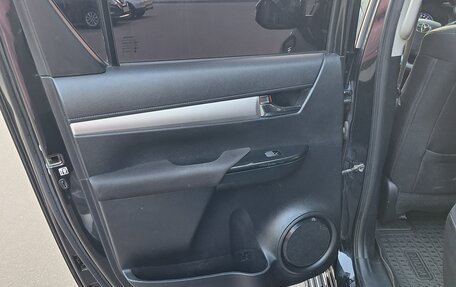 Toyota Hilux VIII, 2019 год, 2 500 000 рублей, 7 фотография