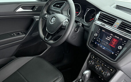 Volkswagen Tiguan II, 2020 год, 2 600 000 рублей, 14 фотография
