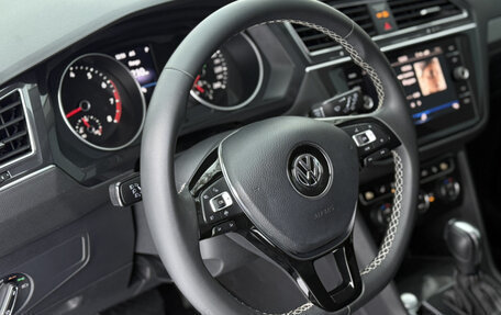 Volkswagen Tiguan II, 2020 год, 2 600 000 рублей, 11 фотография