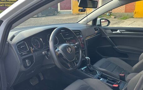 Volkswagen Golf VII, 2017 год, 2 000 000 рублей, 11 фотография