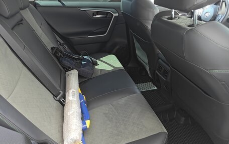 Toyota RAV4, 2025 год, 4 250 000 рублей, 10 фотография