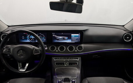 Mercedes-Benz E-Класс, 2018 год, 3 490 000 рублей, 15 фотография