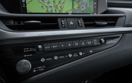 Lexus ES VII, 2020 год, 3 630 000 рублей, 18 фотография