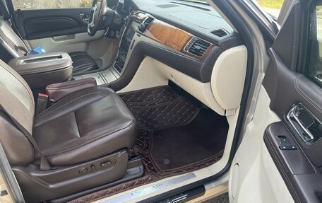Cadillac Escalade III, 2012 год, 2 100 000 рублей, 2 фотография