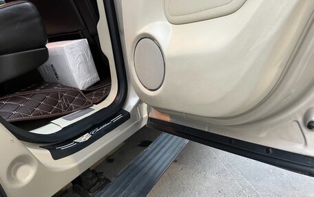 Cadillac Escalade III, 2012 год, 2 100 000 рублей, 13 фотография