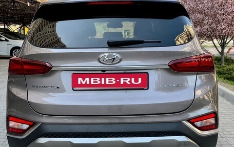 Hyundai Santa Fe III рестайлинг, 2018 год, 2 400 000 рублей, 2 фотография