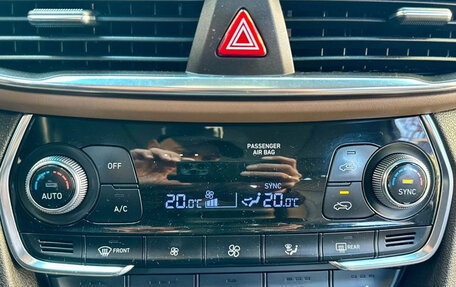 Hyundai Santa Fe III рестайлинг, 2018 год, 2 400 000 рублей, 22 фотография