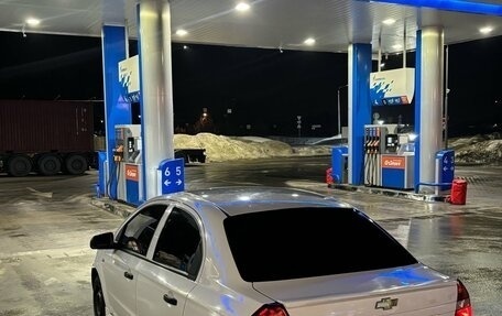 Chevrolet Aveo III, 2011 год, 300 000 рублей, 2 фотография