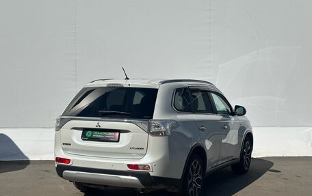 Mitsubishi Outlander III рестайлинг 3, 2014 год, 1 245 000 рублей, 5 фотография