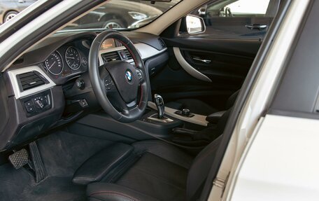 BMW 3 серия, 2017 год, 1 795 000 рублей, 13 фотография