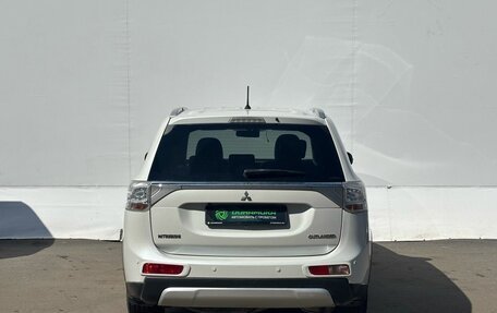 Mitsubishi Outlander III рестайлинг 3, 2014 год, 1 245 000 рублей, 6 фотография