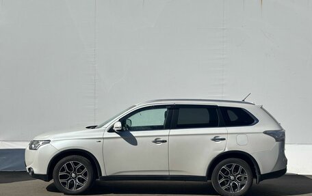 Mitsubishi Outlander III рестайлинг 3, 2014 год, 1 245 000 рублей, 8 фотография