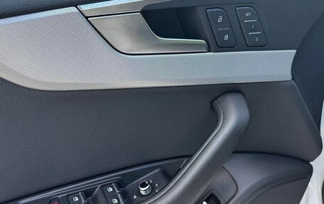 Audi A4, 2018 год, 2 850 000 рублей, 7 фотография