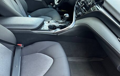 Toyota Camry, 2021 год, 1 640 000 рублей, 7 фотография
