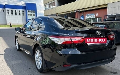 Toyota Camry, 2021 год, 1 640 000 рублей, 4 фотография