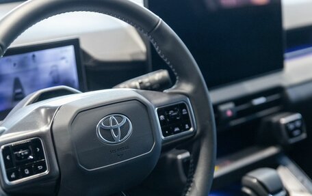 Toyota RAV4, 2025 год, 4 540 000 рублей, 14 фотография