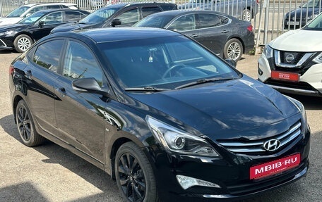 Hyundai Solaris II рестайлинг, 2015 год, 1 050 000 рублей, 2 фотография
