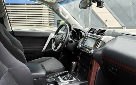 Toyota Land Cruiser Prado 150 рестайлинг 2, 2014 год, 3 438 000 рублей, 6 фотография