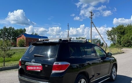 Toyota Highlander III, 2011 год, 2 050 000 рублей, 6 фотография