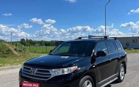 Toyota Highlander III, 2011 год, 2 050 000 рублей, 3 фотография
