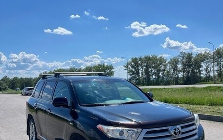 Toyota Highlander III, 2011 год, 2 050 000 рублей, 4 фотография