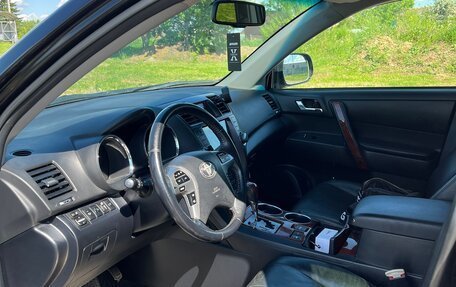 Toyota Highlander III, 2011 год, 2 050 000 рублей, 11 фотография