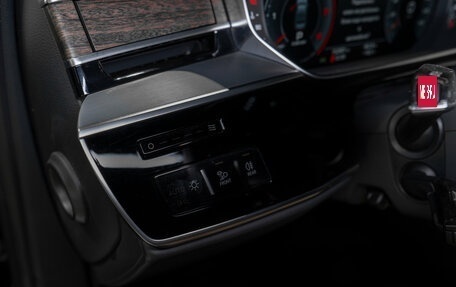 Audi A8, 2019 год, 4 900 000 рублей, 25 фотография