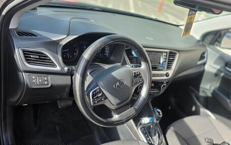 Hyundai Solaris II рестайлинг, 2018 год, 1 100 000 рублей, 5 фотография
