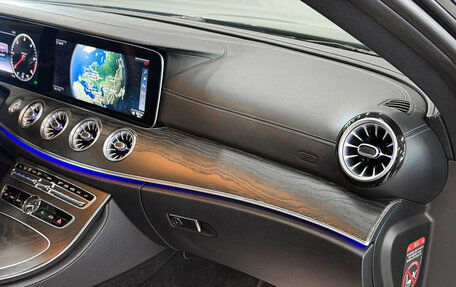 Mercedes-Benz E-Класс, 2018 год, 3 400 000 рублей, 23 фотография
