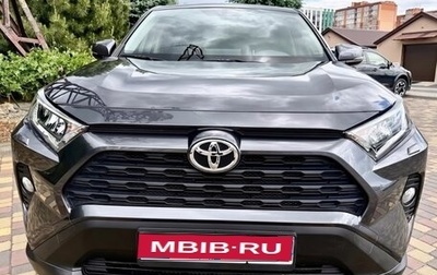 Toyota RAV4, 2020 год, 2 300 000 рублей, 1 фотография