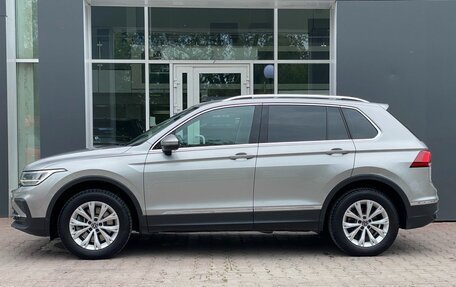 Volkswagen Tiguan II, 2020 год, 3 099 000 рублей, 5 фотография