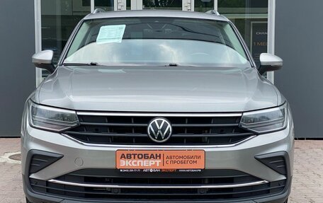 Volkswagen Tiguan II, 2020 год, 3 099 000 рублей, 3 фотография