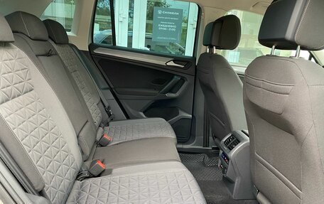 Volkswagen Tiguan II, 2020 год, 3 099 000 рублей, 12 фотография
