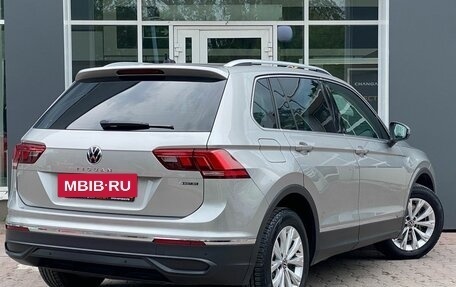 Volkswagen Tiguan II, 2020 год, 3 099 000 рублей, 2 фотография