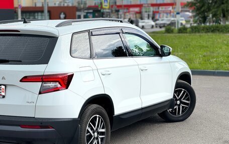 Skoda Karoq I, 2020 год, 2 400 000 рублей, 2 фотография