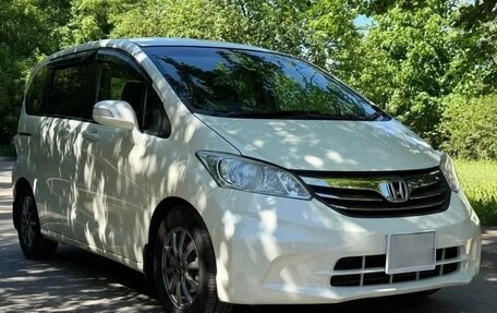 Honda Freed I, 2012 год, 950 000 рублей, 2 фотография