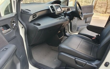 Honda Freed I, 2012 год, 950 000 рублей, 15 фотография