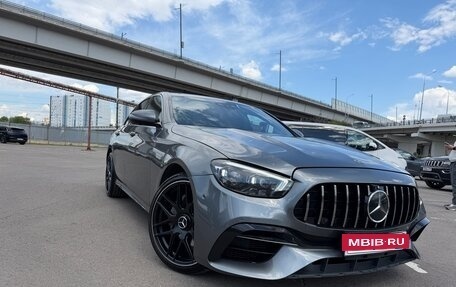 Mercedes-Benz E-Класс, 2019 год, 4 000 000 рублей, 4 фотография