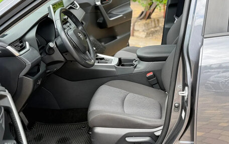 Toyota RAV4, 2020 год, 2 300 000 рублей, 14 фотография