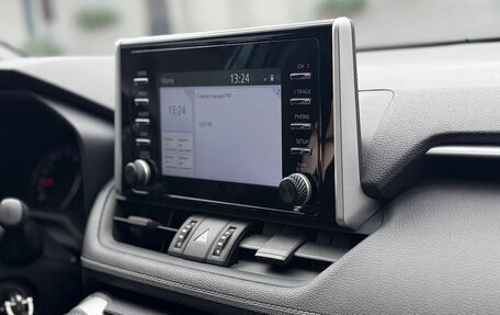 Toyota RAV4, 2020 год, 2 300 000 рублей, 15 фотография