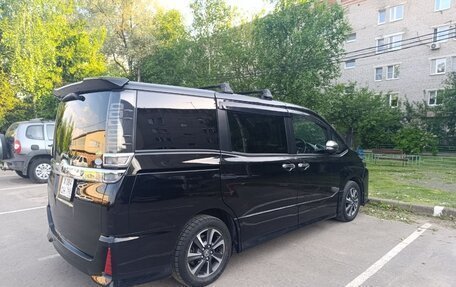 Toyota Voxy III, 2019 год, 2 600 000 рублей, 2 фотография