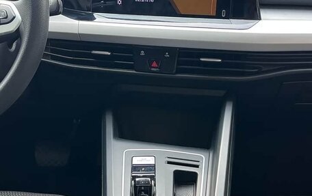 Volkswagen Golf VIII, 2022 год, 1 230 173 рублей, 19 фотография
