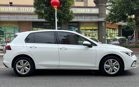 Volkswagen Golf VIII, 2022 год, 1 230 173 рублей, 15 фотография
