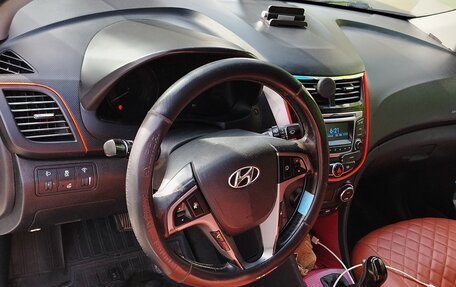 Hyundai Solaris II рестайлинг, 2014 год, 650 000 рублей, 2 фотография
